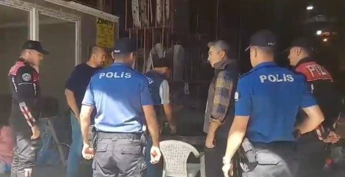 Hacizli, Çalıntı Ve Kaçak Otomobilleri, Depremde Hasar Görmüş Araçlarla ‘Change’ Yapan 4 Kişi Gözaltına Alındı