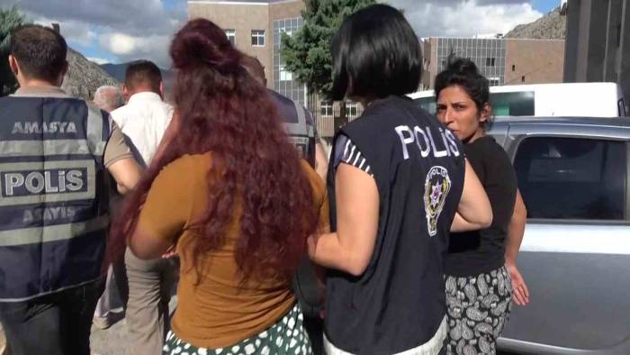 Çaldıkları Paralar Pamuk Dolu Yastıktan Çıkan Pişkin Hırsız Gazeteciye Böyle Cevap Verdi: ‘Belki Seni De Soyarız’