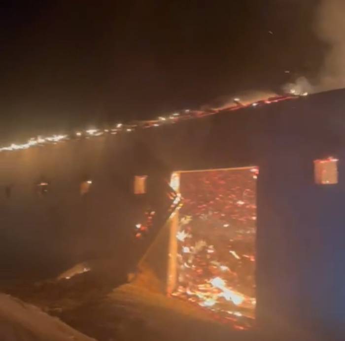 Van’da Samanlık Yangını 6 Saatte Söndürüldü