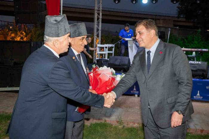 Başkan Tugay Şehit Aileleri Ve Gazilerle Buluştu