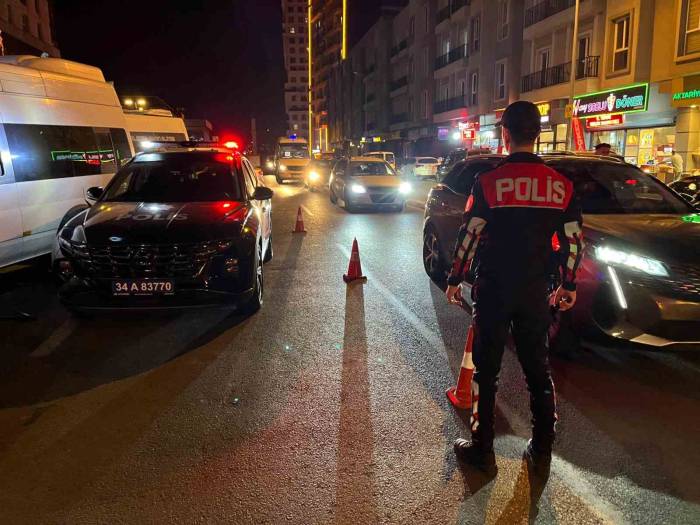 Esenyurt’ta Huzur Uygulamasında Aranan Şahıslar Yakalandı