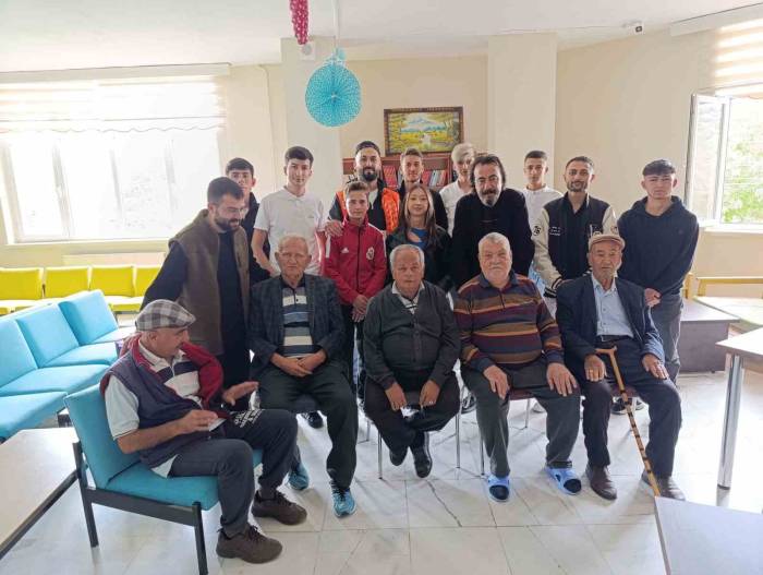 Huzurevi Sakinlerine Saç Bakımı