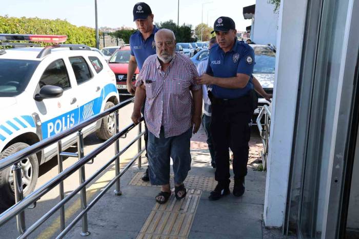 Yaya Yolunda Kadına Çarpıp Ölümüne Neden Olan 73 Yaşındaki Sürücü Tutuklandı