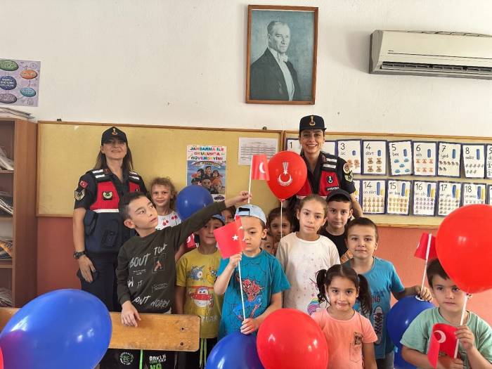 Jandarma Ekipleri Öğrencileri Bilgilendirdi