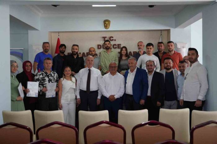 Belgelerini Başkan Özlü’den Aldılar