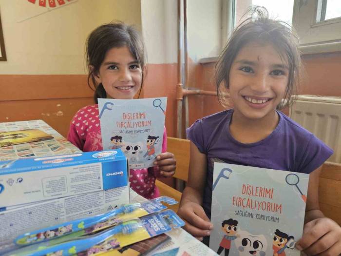 Kızılay, Sağlıklı Gülümseme İçin Öğrencilerle Buluştu