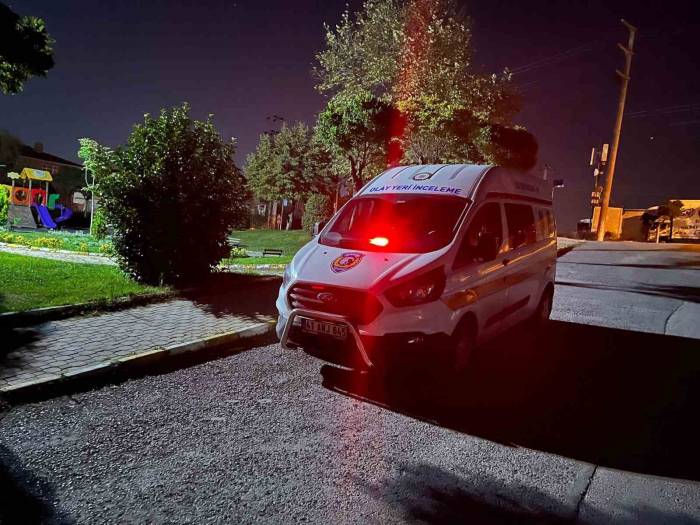 Kocaeli’nde Çıkan Silahlı Kavgada 2 Kişi Yaralandı