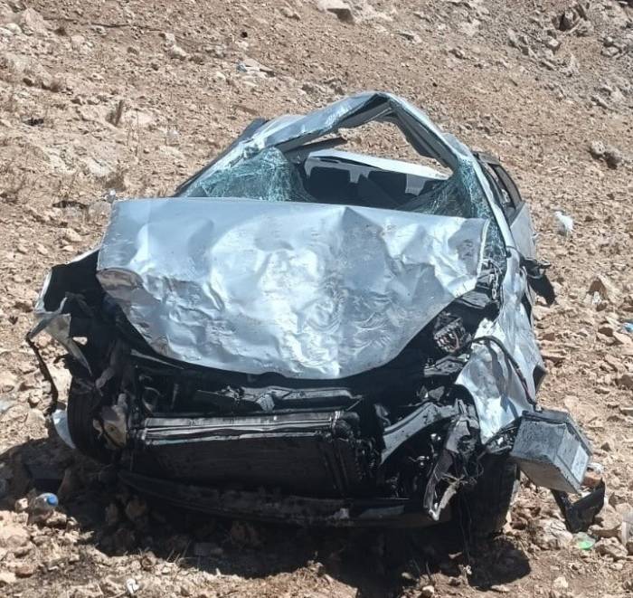 Mardin’de Sürücüsünün Direksiyon Hakimiyetini Kaybettiği Araç Uçurumdan Yuvarlandı