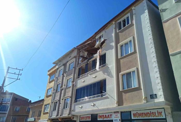 Doğalgaz Patlamasında 1 Kişi Yaralandı