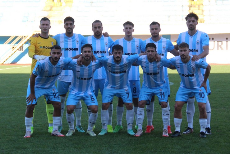 nesine-3-lig-3-grup-4-hafta-karsilasmasinda-pazarspor-sahasinda-karsilastigi-viransehir-belediyesporu-5-0-maglup-ederek-sezonun-ilk-galibiyetini-elde-etti-6.jpg