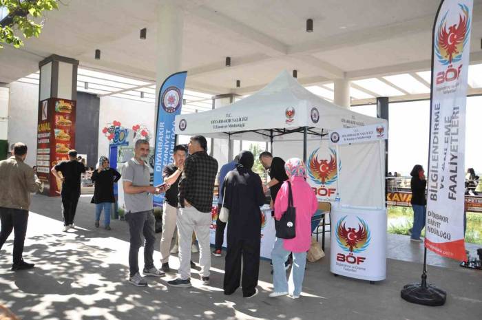 Emniyetten Dicle Üniversitesi’nde Öğrencilere Yönelik Bilgilendirme Faaliyeti