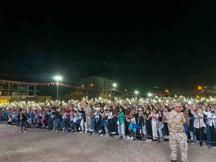 Batman’da Festival On Binlerin Katıldığı Konserle Sona Erdi