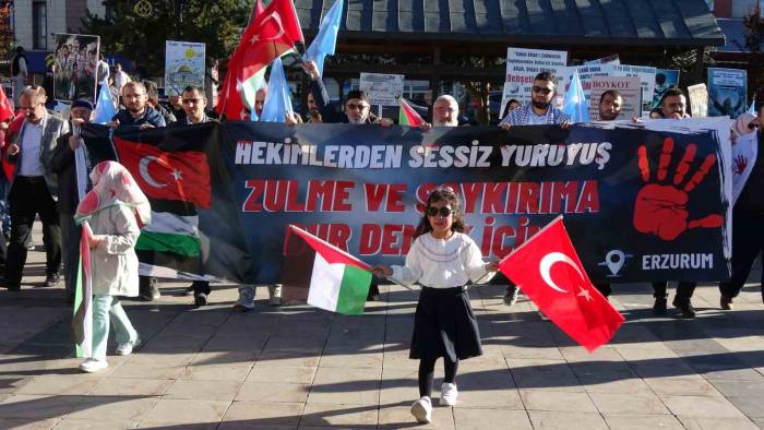 Sağlıkçıların Erzurum’da 47 Haftalık Sessiz Yürüyüşü