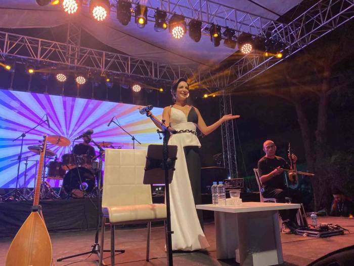 Alaşehir’de Özlem Özdil Rüzgarı Esti