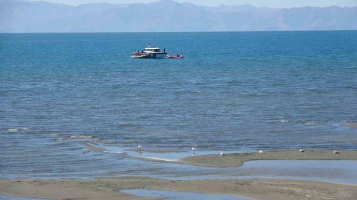 Van’da Kaybolan Rojin’den 9 Gündür Haber Alınamıyor