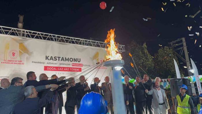 Kastamonu’da 4 İlçeye Daha Doğalgaz Verildi