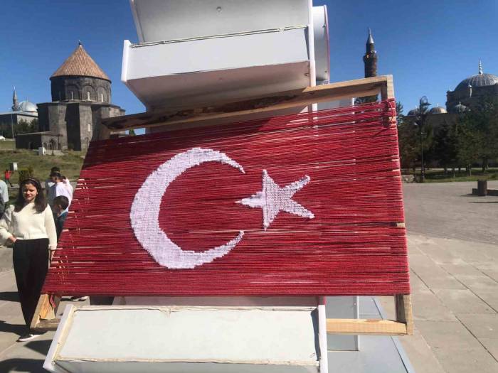 Kars Karma Resim Sergisi Yoğun İlgi Gördü