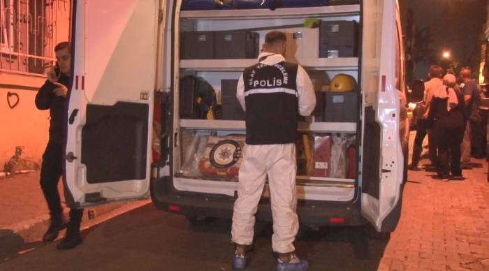 Fatih’te Trajik Olay: Karısı İntihar Etti, Kendisi De İntihara Kalkıştı