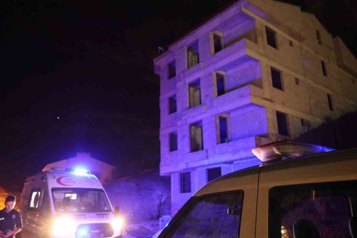 İkna Çabası Bir Saat Sürdü: İntihar Etmek İsteyen Şahsı Emniyet Müdür Yardımcısı İkna Etti