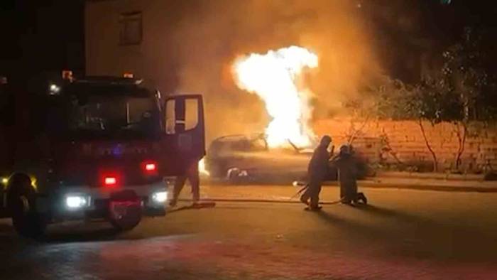 Bagajdaki Mutfak Tüpü Alev Aldı, Araç Ateş Topuna Döndü: Yola Atlayan Sürücü Ağır Yaralandı