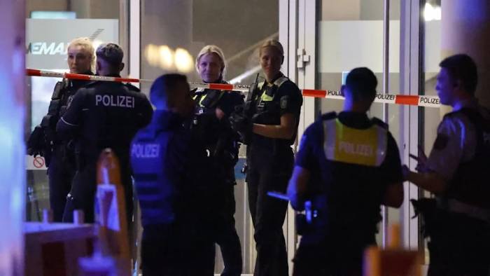 Almanya’daki Sinema Salonunda Silah Sesleri