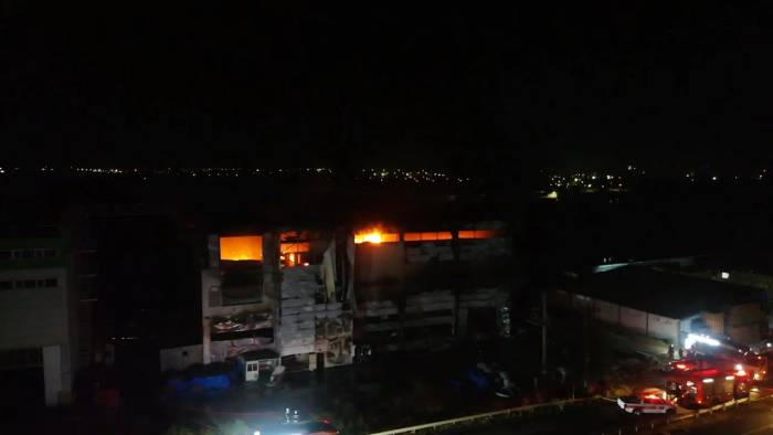 Fabrika Yangını Havadan Görüntülendi