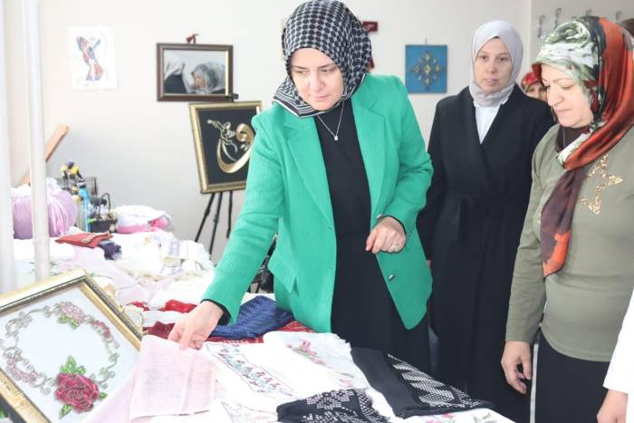 Vali Mustafa Çiftçi’nin Eşi Azime Çiftçi‘Den Pasinler İlçesine Ziyaret