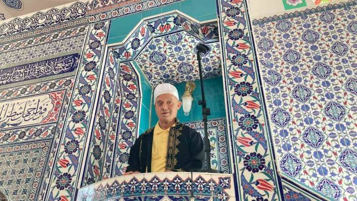 Cami Aşığı Down Sendromlu İsmail Şenay Çevresine Neşe Saçıyor