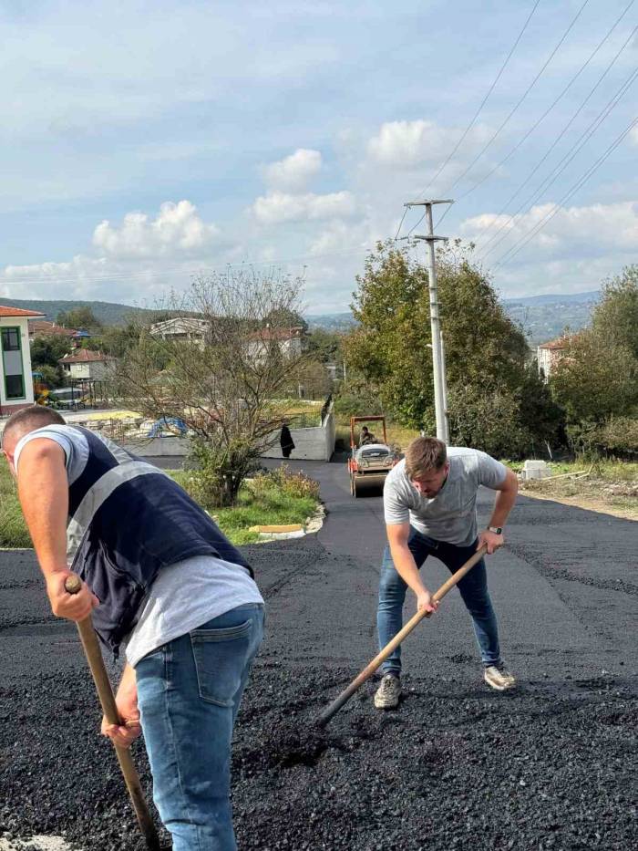 Serdivan’da Asfalt Mesaisi Sürüyor