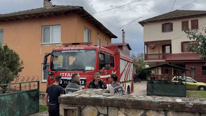 Düzce’de İki Mahallede Çıkan Yangınlar Kısa Sürede Söndürüldü