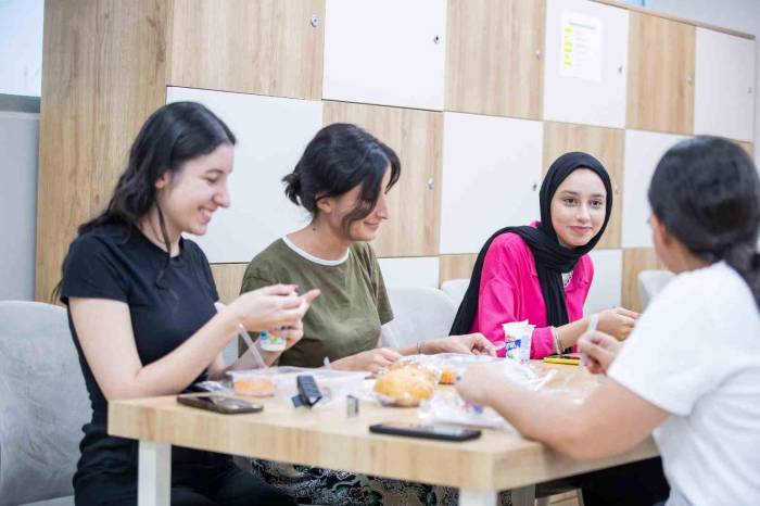 Büyükşehir Gençlerin Barınma Sorununa Çare Oldu