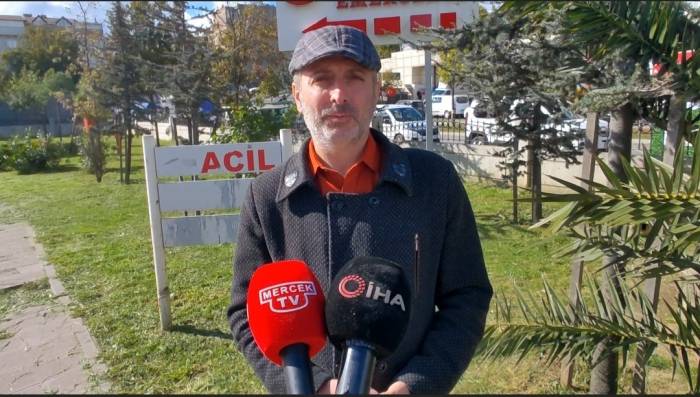 Sultangazi’de Facianın Eşiğinden Dönüldü: Otomobil Camdaki Korkuluklara Çarptı, 3 Yaralı