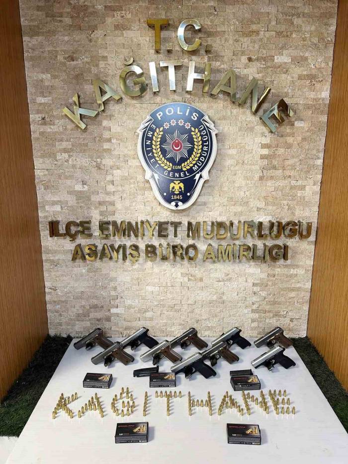 Kağıthane’de Çok Sayıda Suça Karışan Şüpheli Yakalandı: Evden 10 Ruhsatsız Tabanca Çıktı