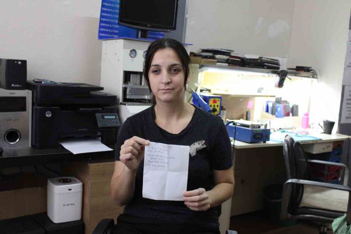 “Genel Sağlık Sigortası Prim Borcunuz Var” Diyerek Genç Kadını Dolandırmak İstediler