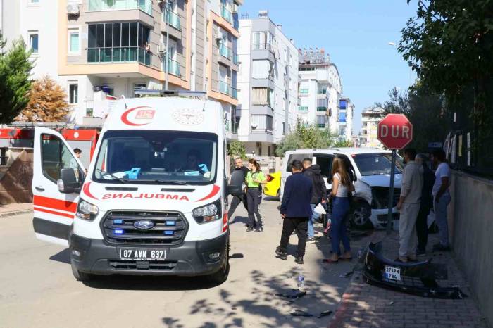 Mahalleli İsyan Etti: "Dur Tabelasını Takan Yok"