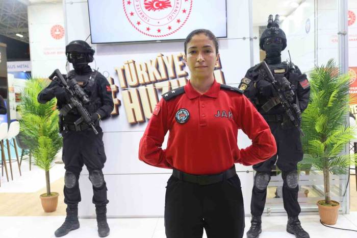 Jandarma Komando Özel Asayiş Komutanlığı Ekipleri Üstün Yetenekleriyle Göz Dolduruyor