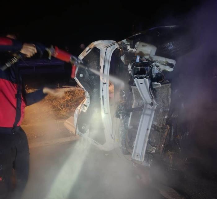 Van’da Kontrolden Çıkan Otomobil Devrildi: 5 Yaralı