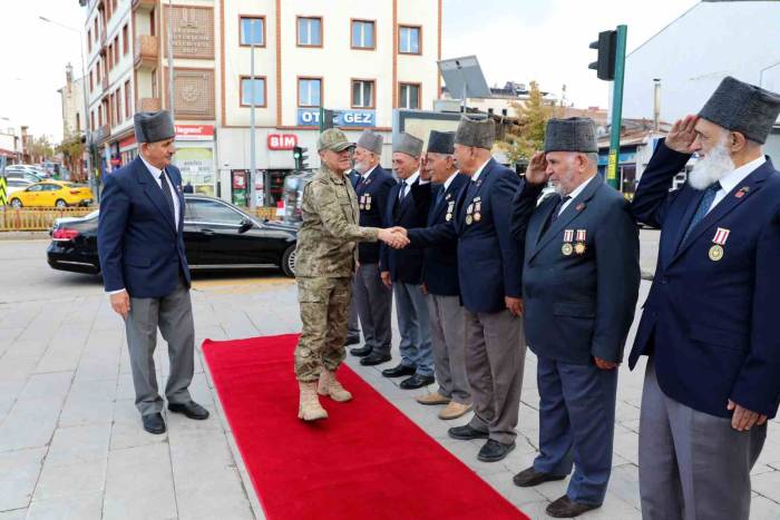 Altuğ Paşa’dan Muharip Gazilere Ziyaret