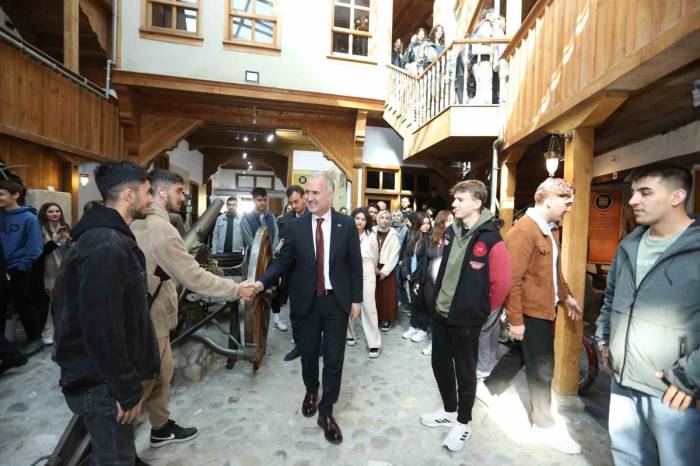 Şehre Yeni Gelen Üniversite Öğrencileri İnegöl’ü Tanıyor