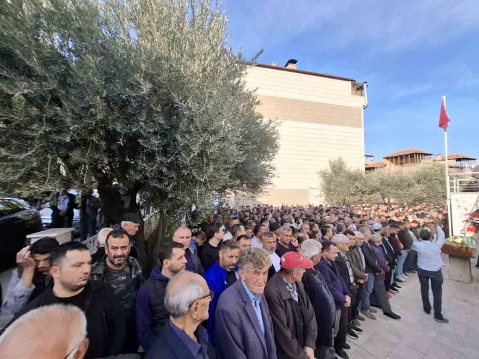 Buldan Esnaf Odası Başkanın Kardeş Acısı