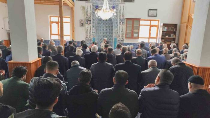 Erciş’te Silahlı Saldırıda Yaşamını Yitiren Hastane Görevlisi Son Yolculuğuna Uğurlandı