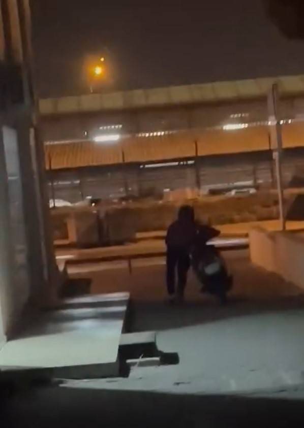 Önce Kameraya, Sonra Polise Yakalanan Motosiklet Hırsızının 3 Yıl 4 Ay Kesinleşmiş Hapis Cezası Olduğu Ortaya Çıktı