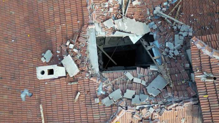 Çorum’daki Patlamada Şoke Eden Görüntü: Çatı Bile Delinmiş
