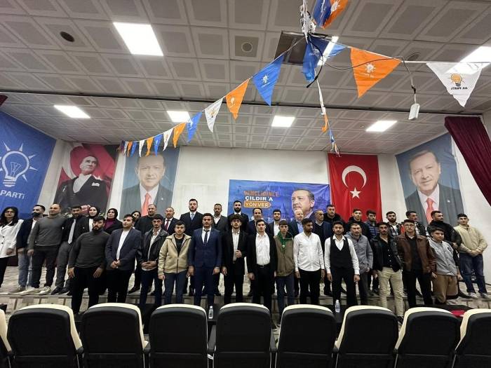 Ak Parti Çıldır Gençlik Kolları Kongresi Yaptı