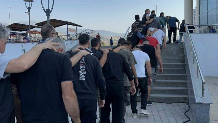 Uygulama Noktalarını Paylaşmak İçin Grup Kurdukları Gerekçesiyle Gözaltına Alınan 13 Şahıs Serbest Kaldı