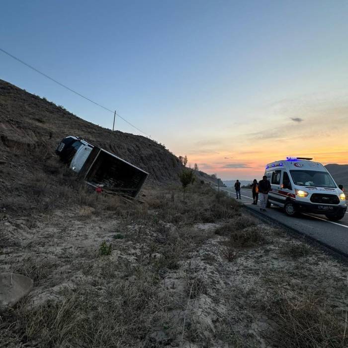 Iğdır’da Kamyonet Devrildi: 2 Yaralı