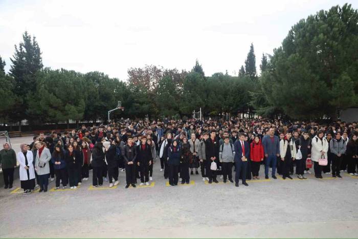 Başkan Söğüt’ten Gençlere: "Her Zaman Yanınızdayız"