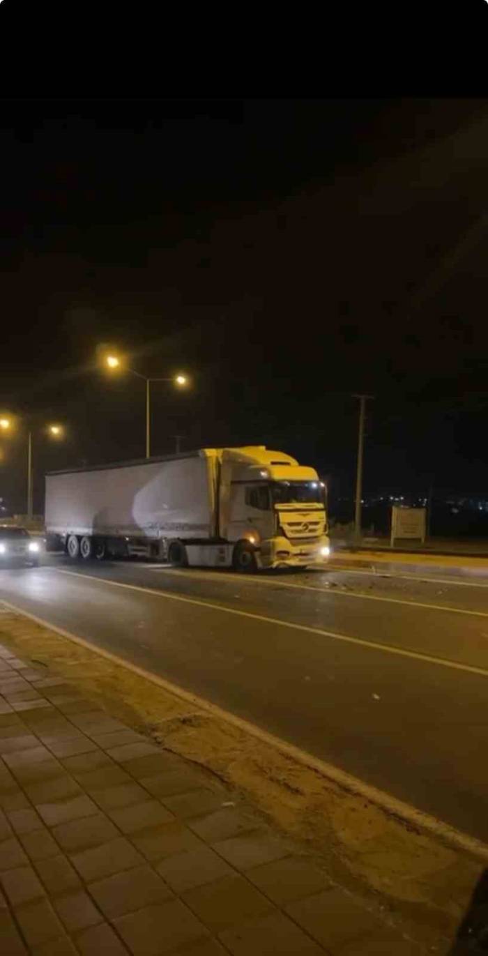 Mardin’de Tır İle Minibüse Çarpıştı: 1 Yaralı