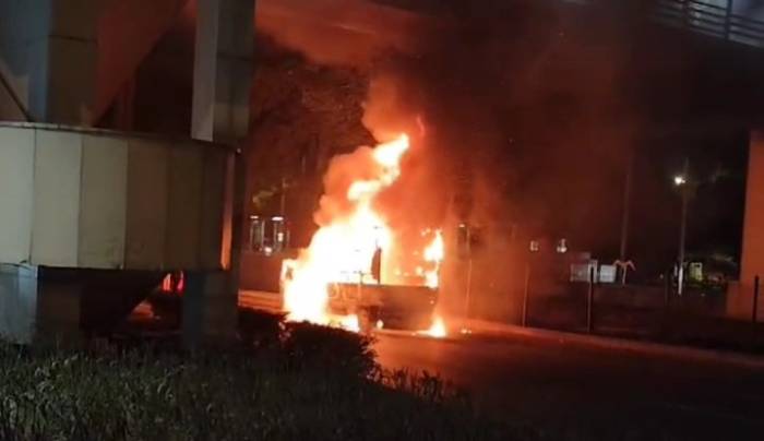 Samsun’da Seyir Halindeki Kamyonet Alev Alev Yandı