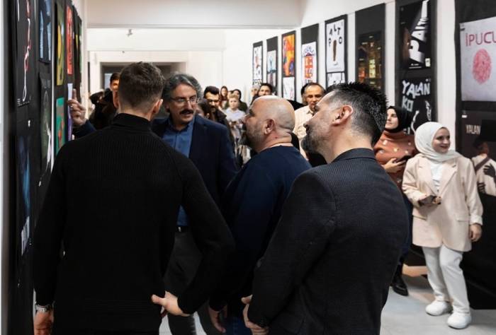 Güzel Sanatlar Fakültesinden Şenlik Havasında Bir Sergi